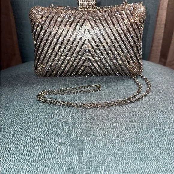 Elegant Silver Clutch Bag - Picture 2 of 2